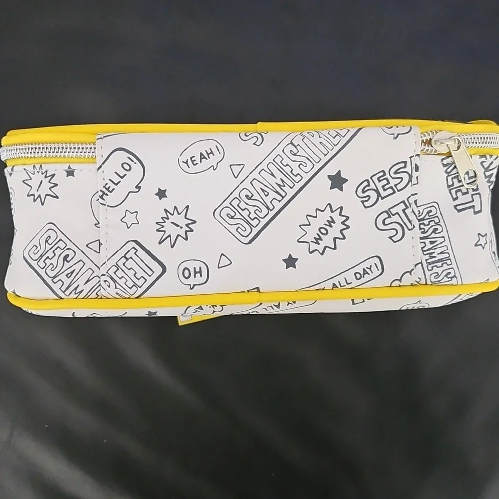 🎉HP🎉 Sesame Street Wet n Wild Cosmetic Bag - Picture 4 of 4